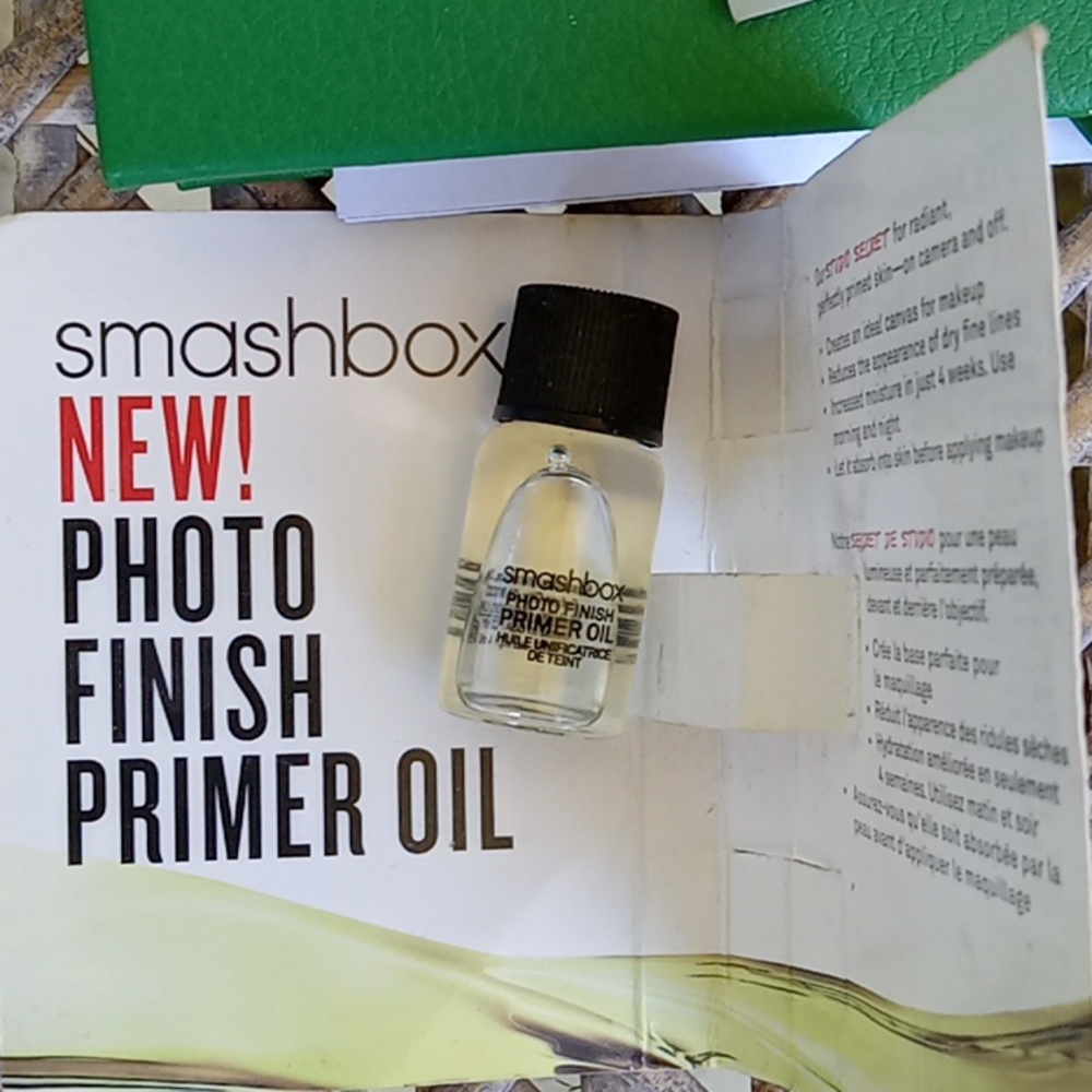 Makeup/samplea Bundle - Picture 3 of 10